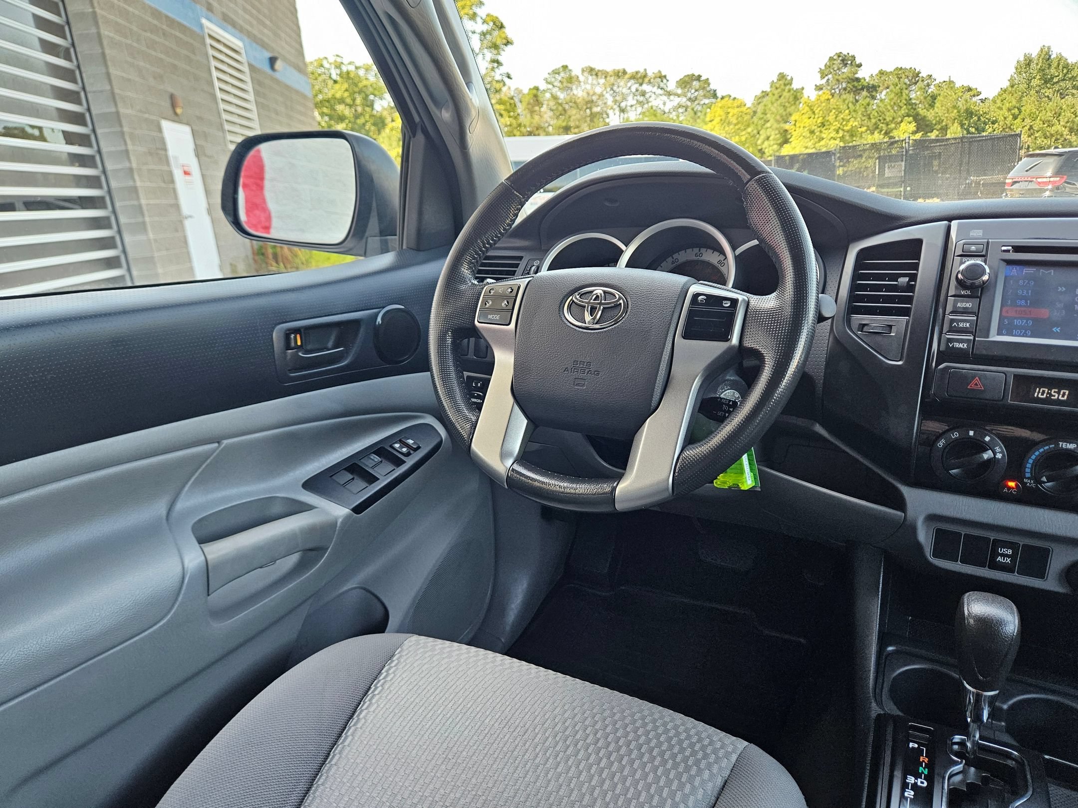 Used 2013 Super White Toyota  image 9