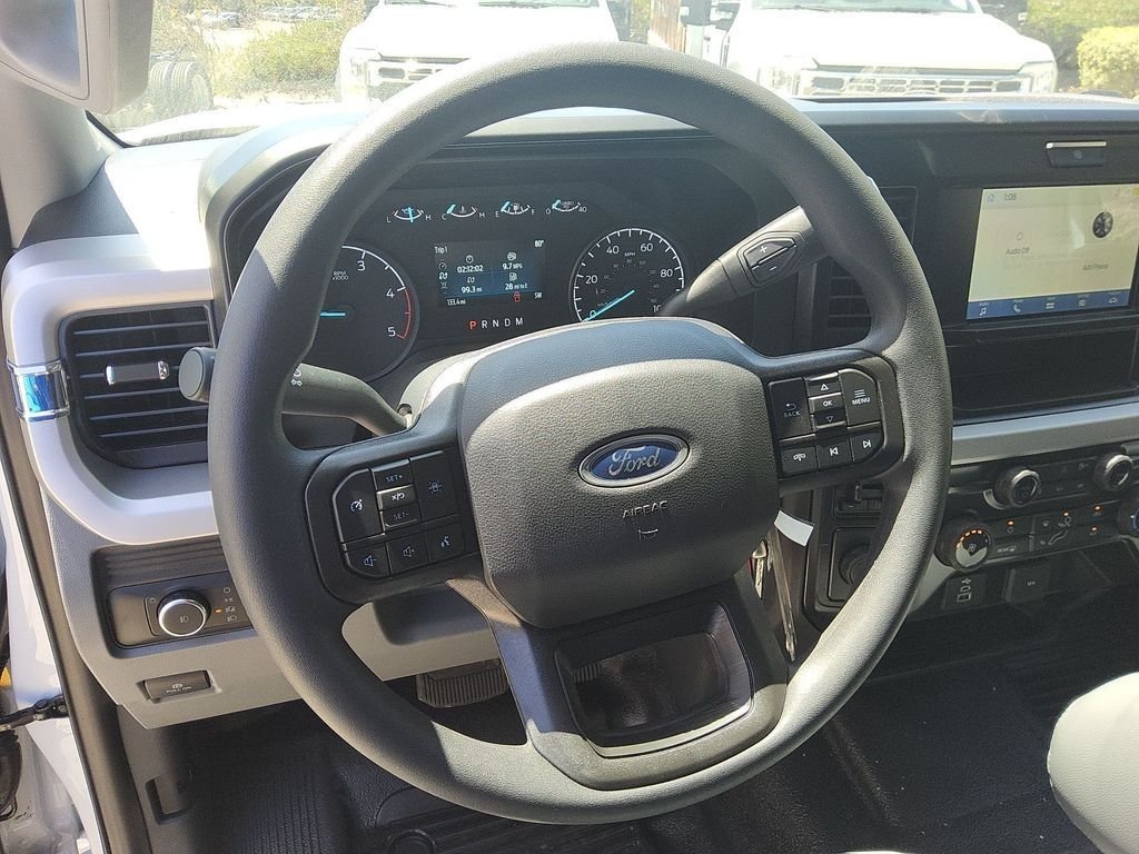 New 2026 Oxford White Ford XL image 9