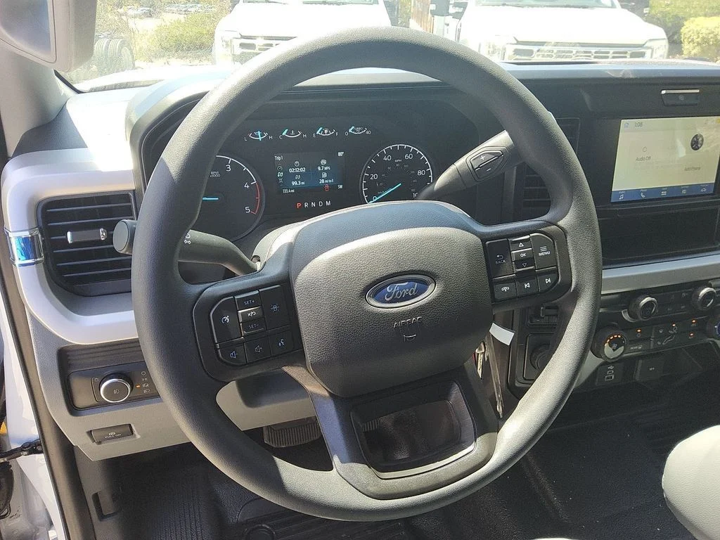 New 2026 Oxford White Ford XL image 9