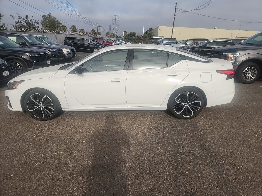 Used 2024 White Nissan 2.5 SR image 10