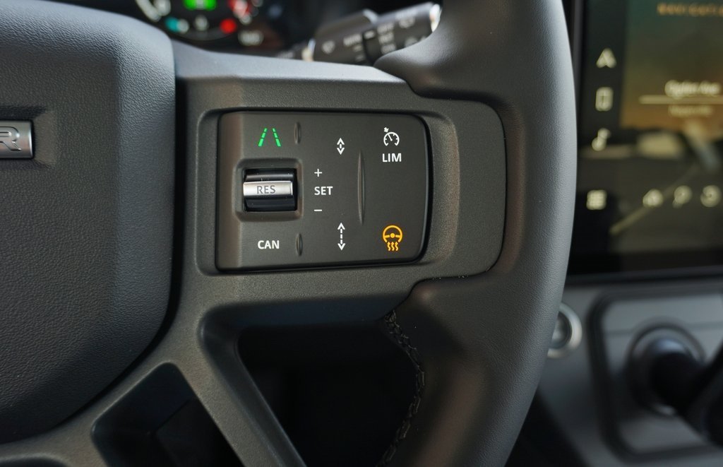 2026 LAND ROVER DEFENDER - Image 17