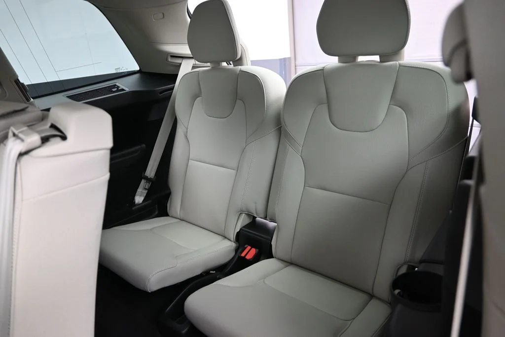 Certified Used 2025 Crystal White Volvo Plus image 11