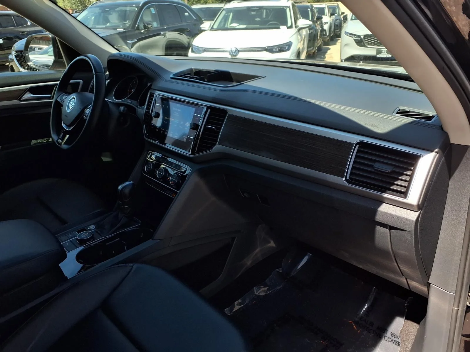 Used 2018 Black Volkswagen SEL image 24