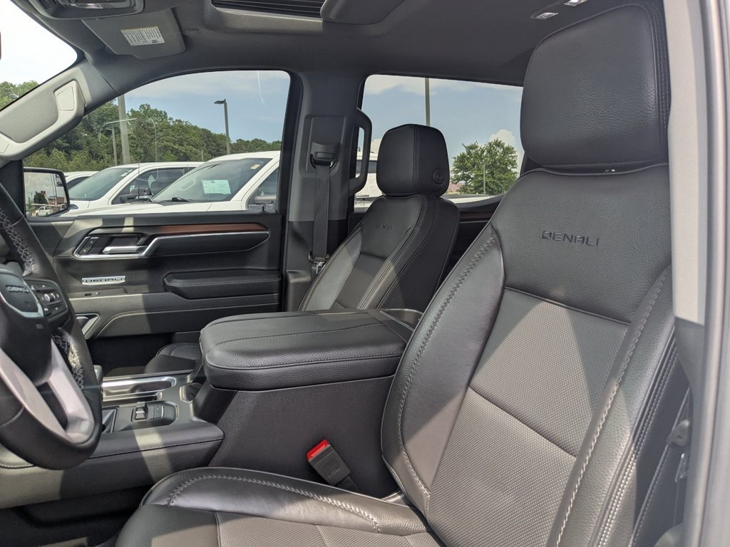 Used 2025 White Frost Tricoat GMC Denali image 15