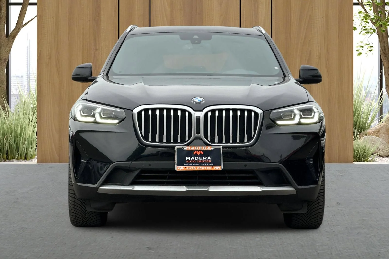 Used 2022  BMW xDrive30i image 9