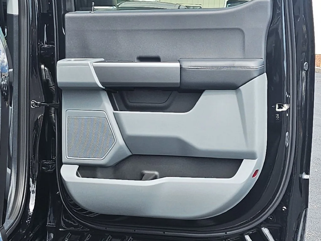 New 2027 Agate Black Metallic Ford F-250® XL image 32