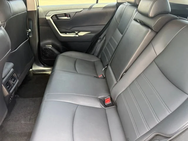 Certified Used 2021 BLUEPRINT Toyota XLE Premium image 28