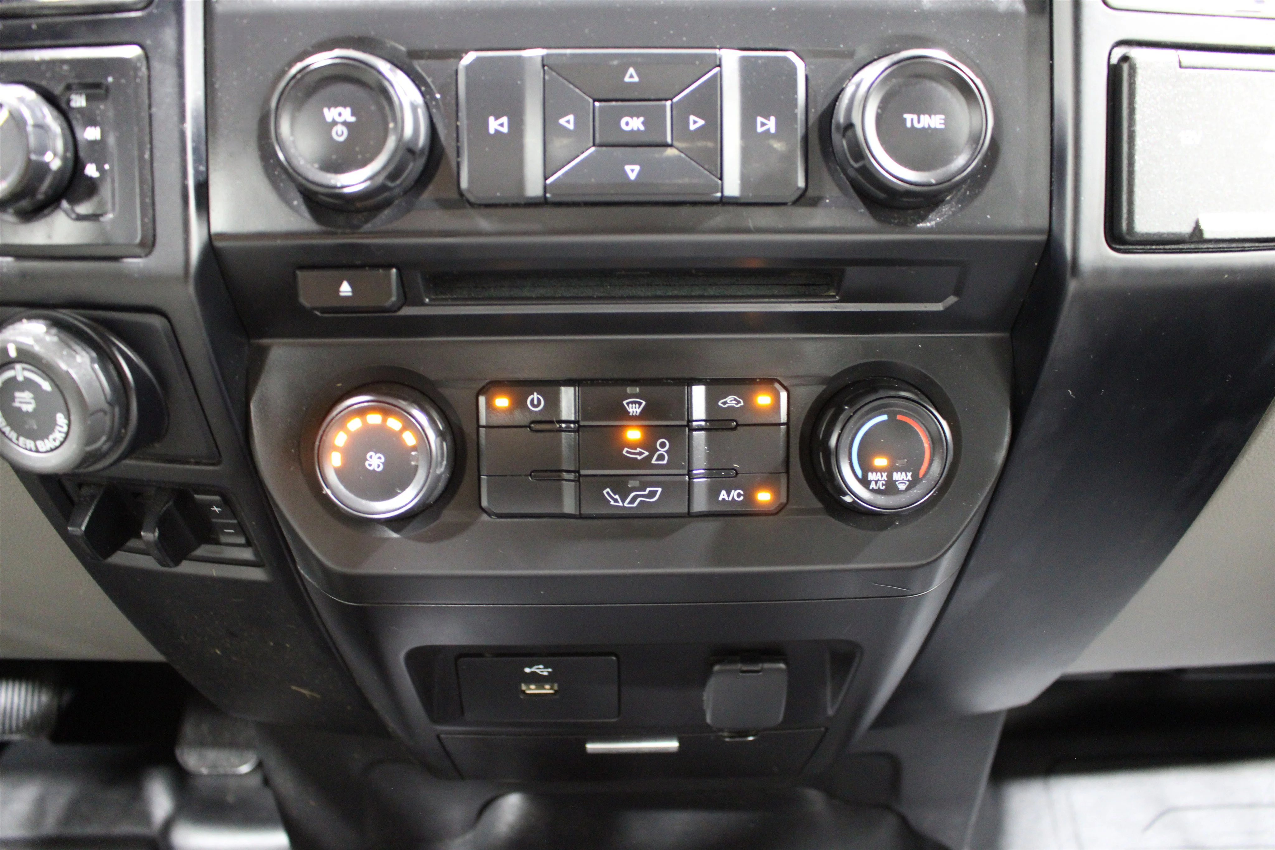 2017 Ford F-150 XL - Photo 16