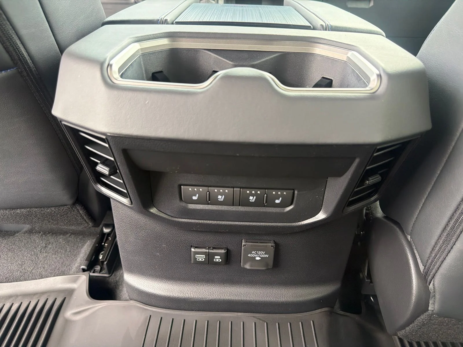 New 2026 Wind Chill Pearl Toyota Platinum image 26