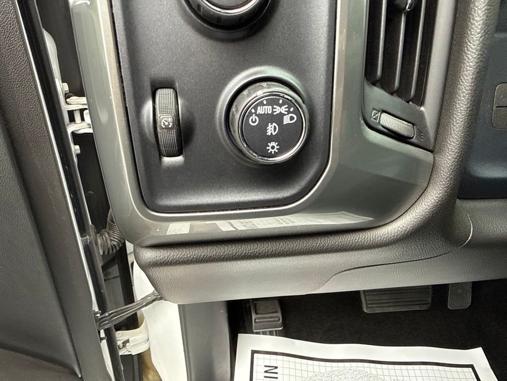 Used 2018 White Chevrolet LT image 24