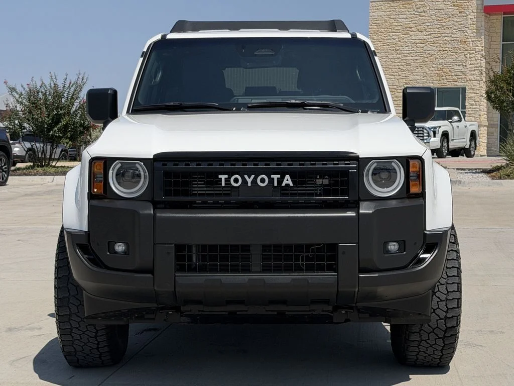Used 2025 White Toyota 1958 image 7