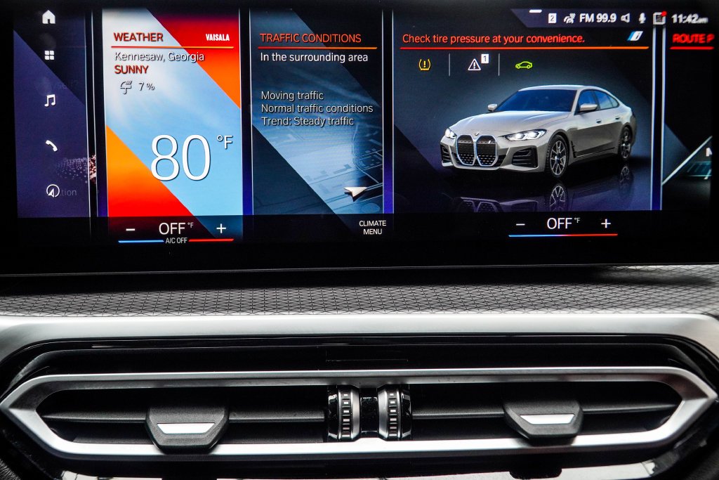 Used 2023 Gray BMW eDrive40 image 31
