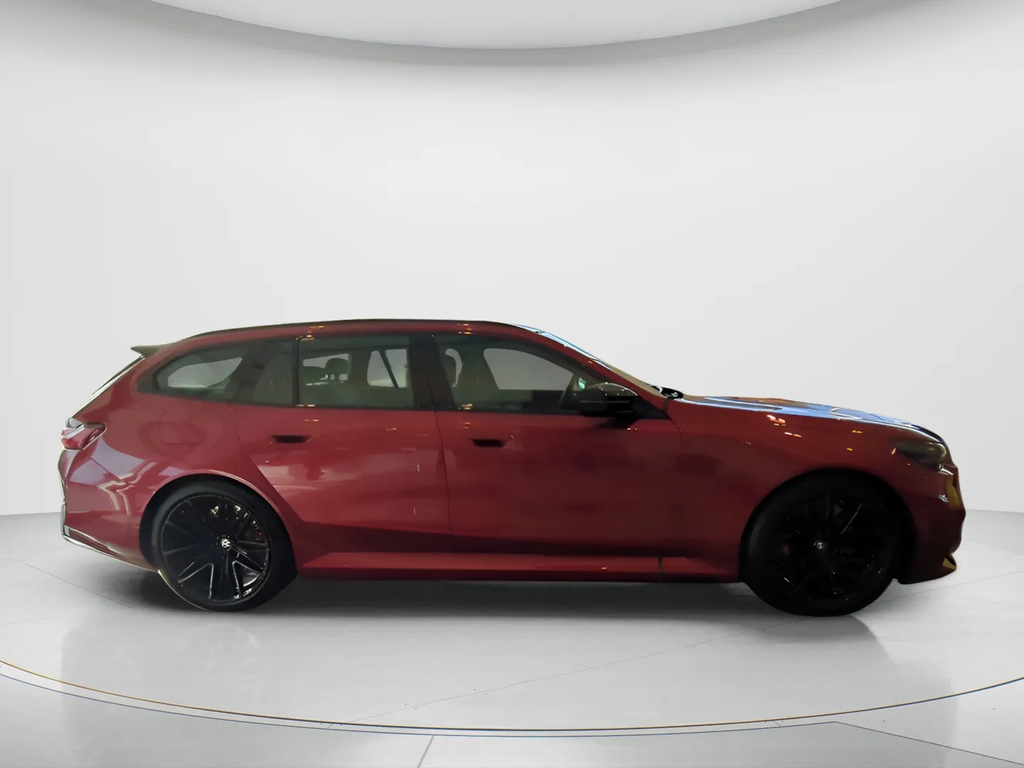 New 2026 Vegas Red Metallic BMW Base image 4