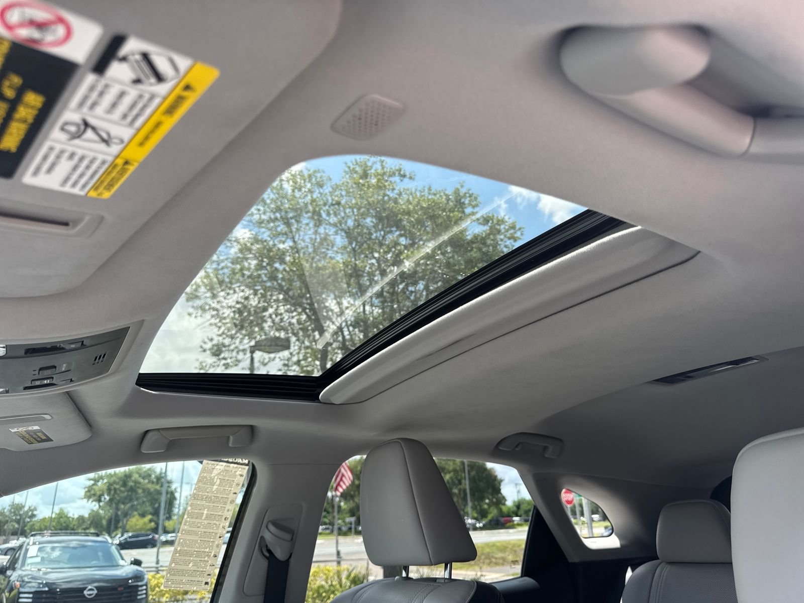Used 2019 White Lexus 350 image 38