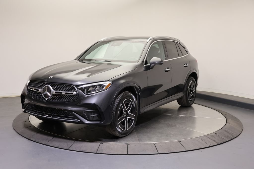Used 2027  Mercedes-Benz GLC 300 image 3