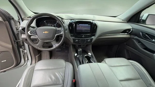 Used 2019 SILVER ICE METALLIC Chevrolet Premier image 16