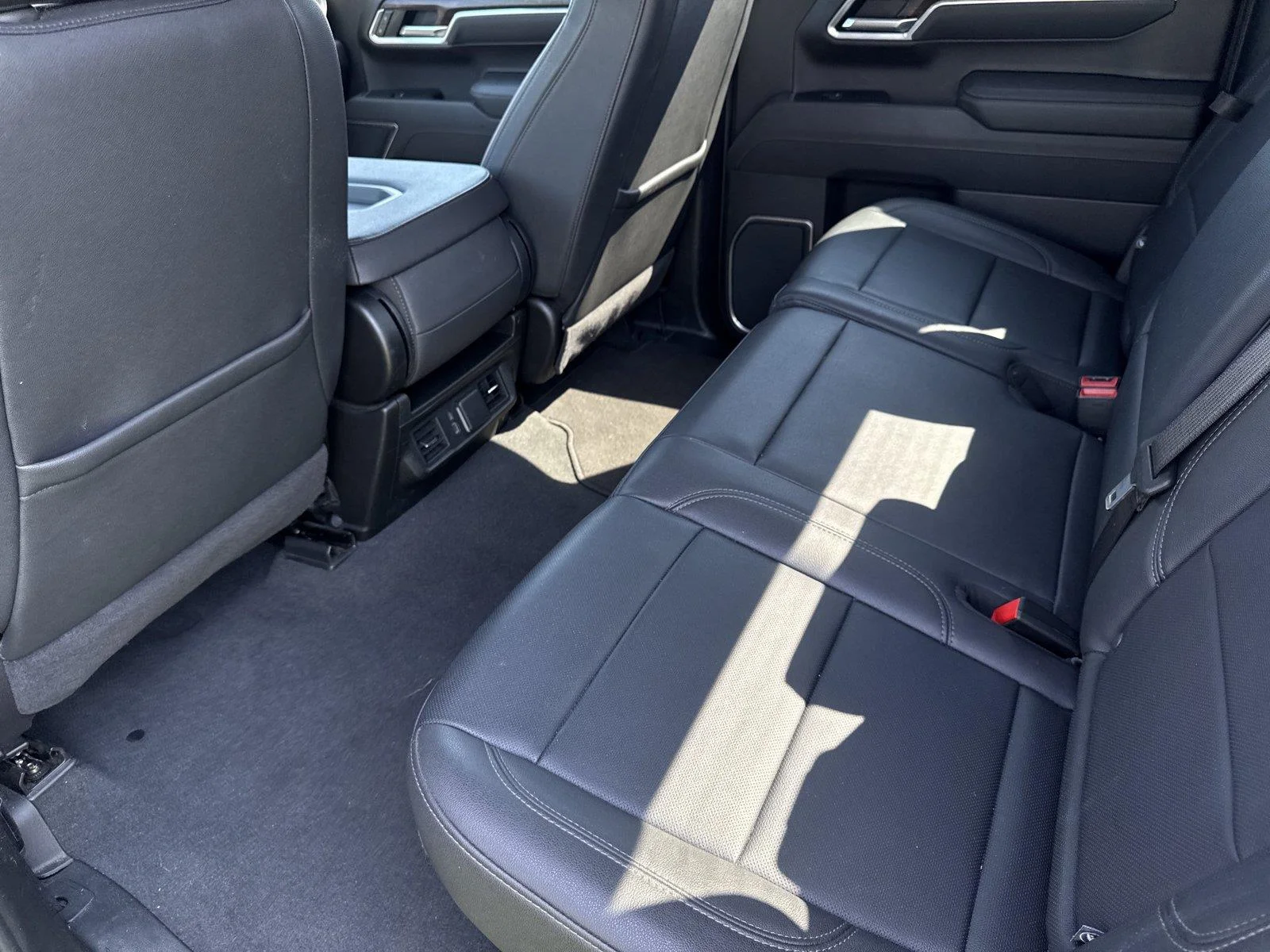 Used 2025 Sterling Metallic GMC SLT image 26
