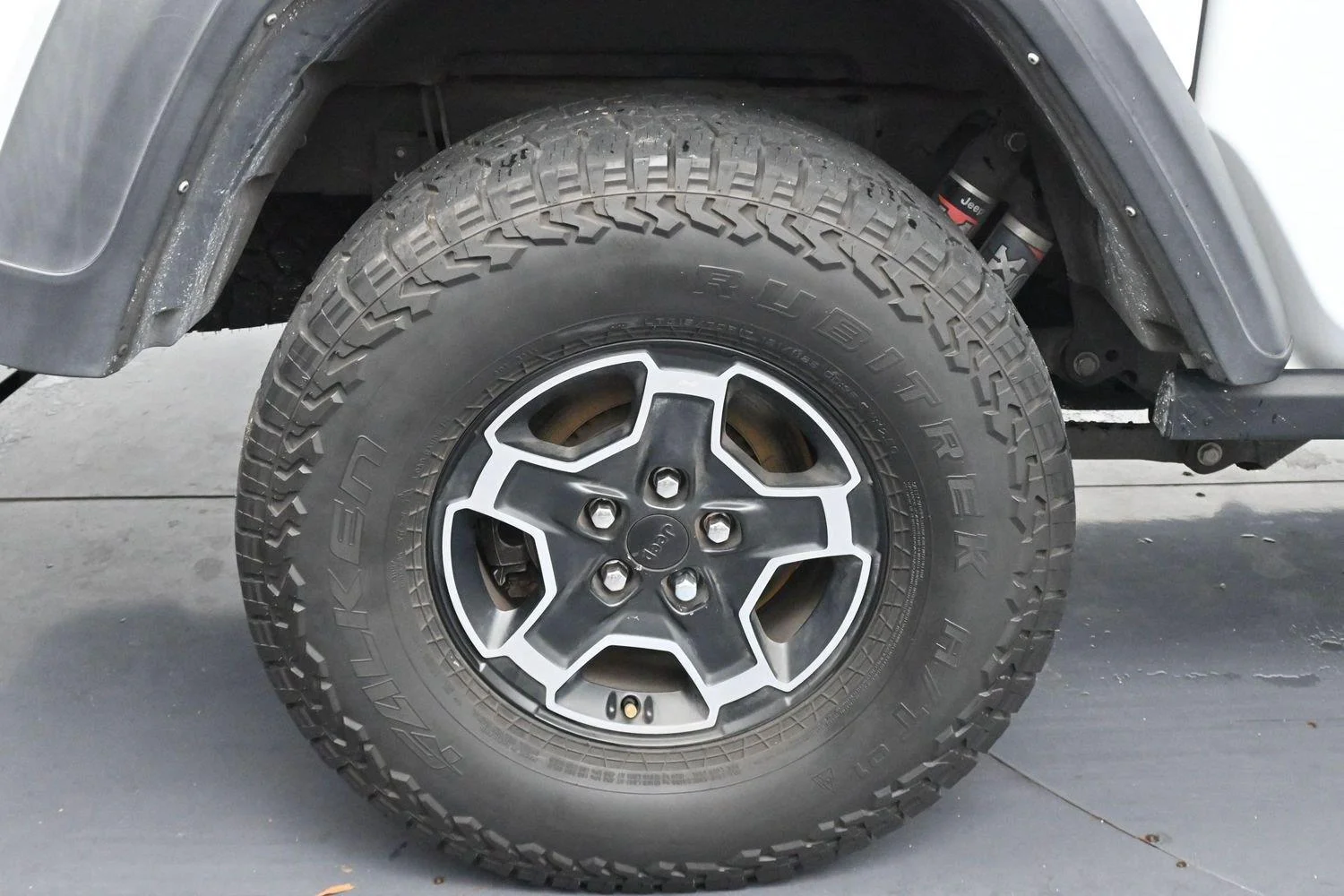 Used 2022 Bright White Clearcoat Jeep Mojave image 31
