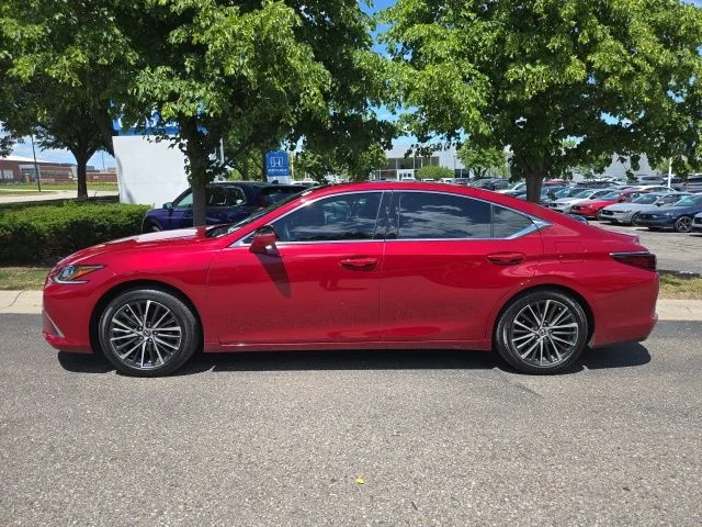 Used 2023 Red Lexus 350 image 2