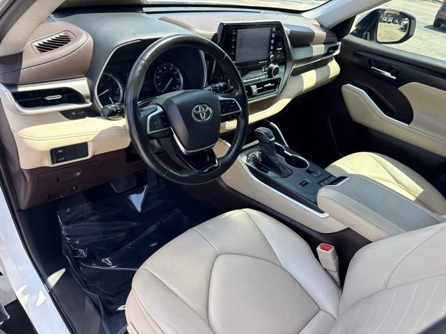 2021 Toyota Highlander XLE - Photo 10