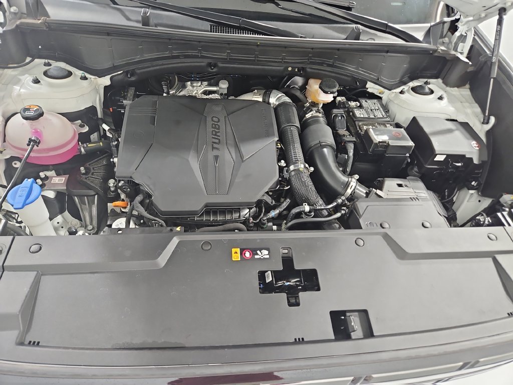 Certified Used 2025 White Hyundai Limited image 23