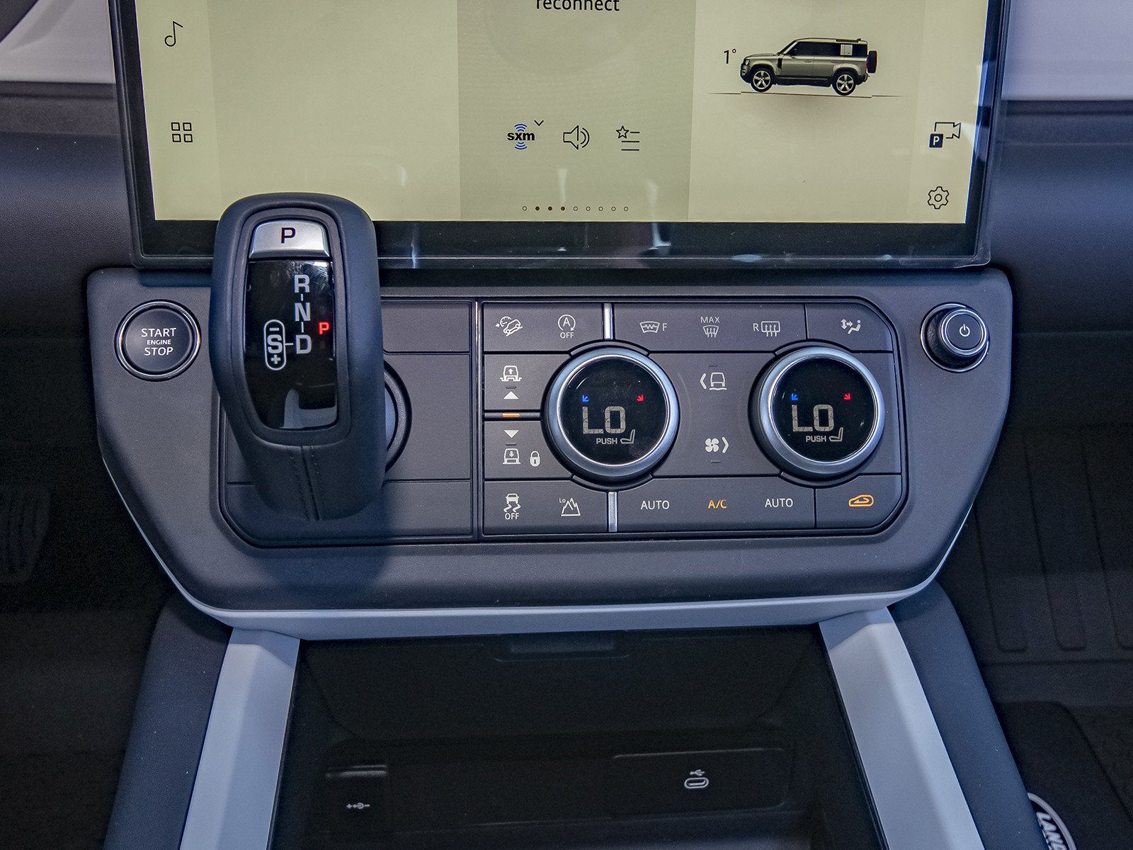 New 2026 Carpathian Grey Land Rover X-Dynamic SE image 19