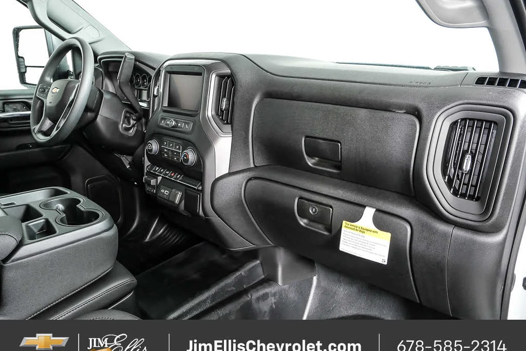 New 2026 Summit White Chevrolet WT image 20