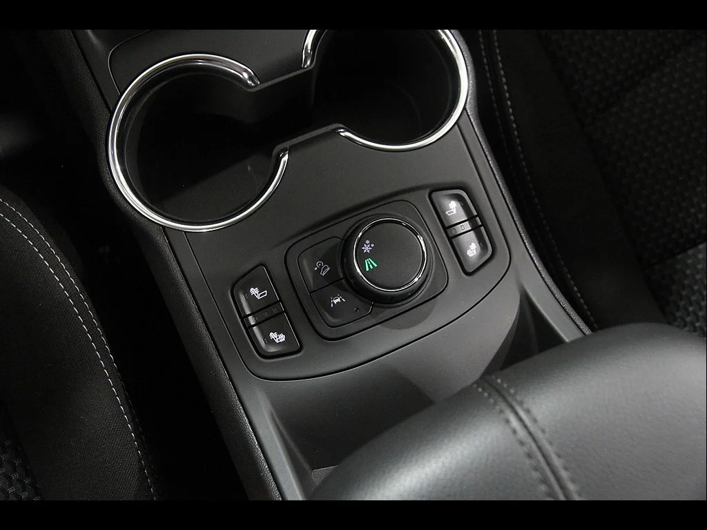 2023 GMC Terrain SLE - Photo 16