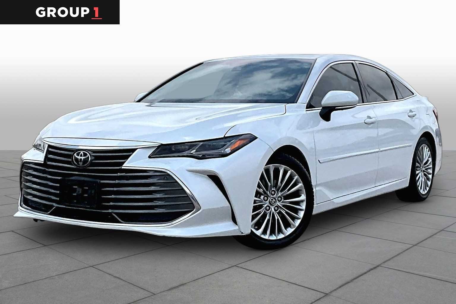 2019 Toyota Avalon Limited's photo