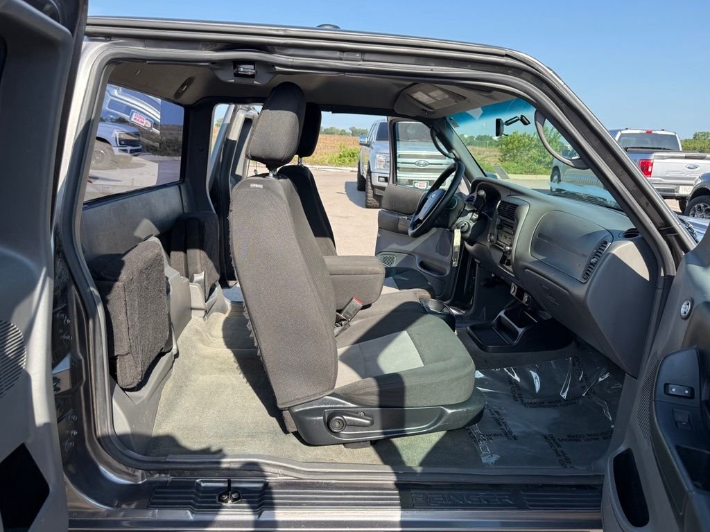 Used 2011 Dark Shadow Gray Metallic Ford XLT image 16