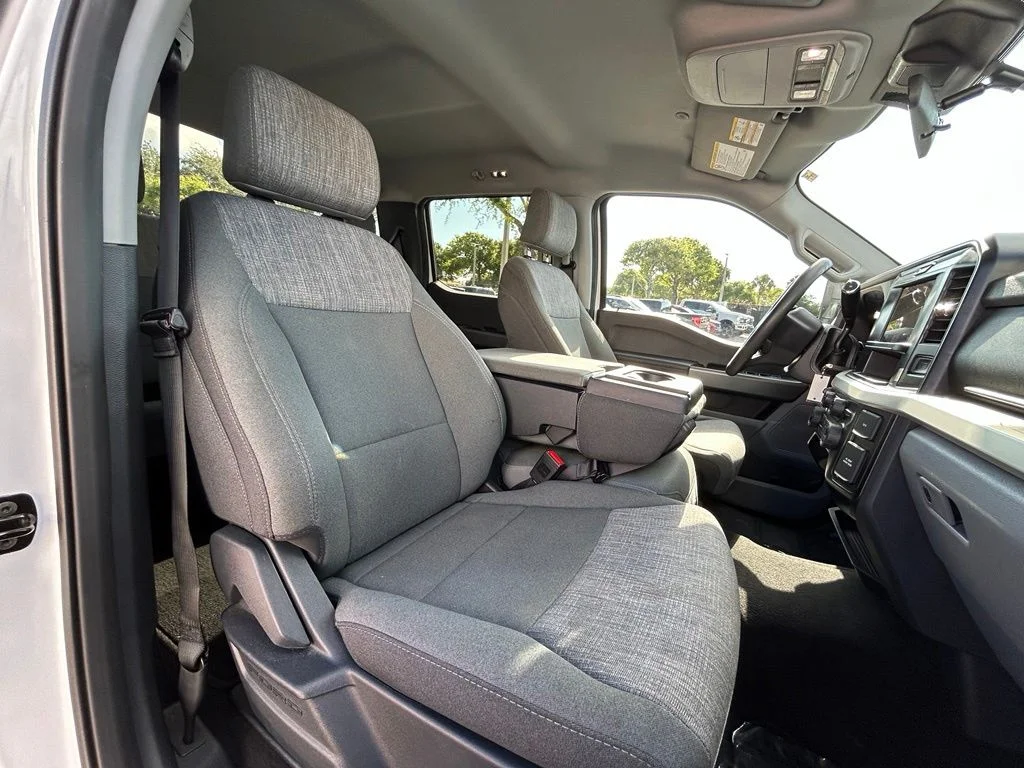 Used 2026 Oxford White Ford XLT image 28