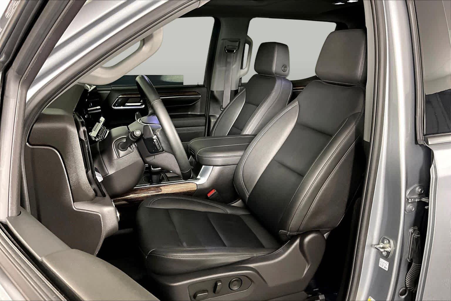 Used 2024 Sterling Metallic GMC Elevation image 8