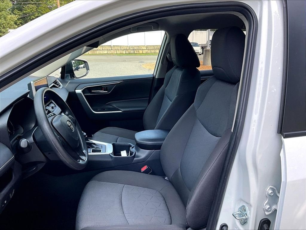 Used 2025 White Toyota XLE image 10