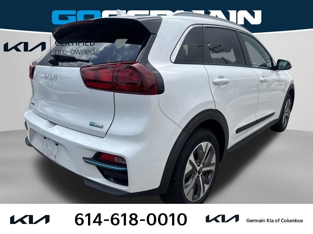 Used 2022 White Kia S image 6