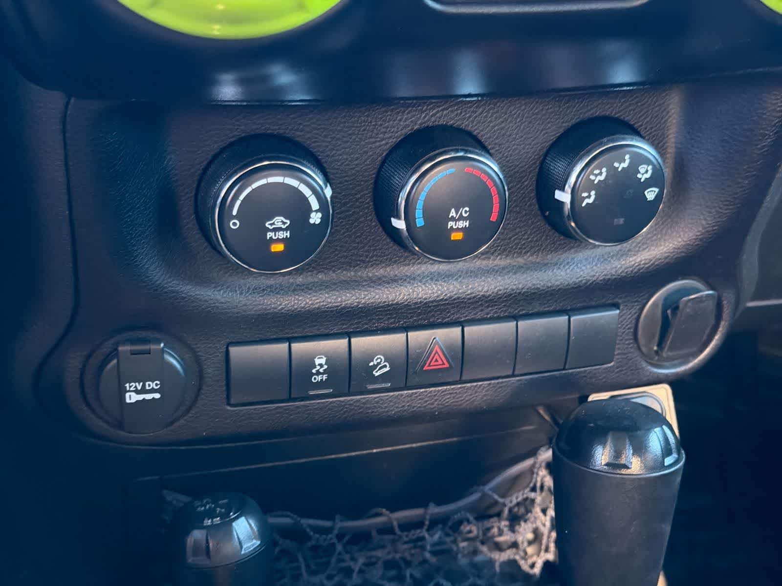 Used 2016 Hypergreen Clearcoat Jeep Sport image 29