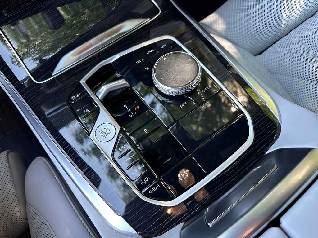 New 2026 Carbon Black Metallic BMW xDrive40i image 18