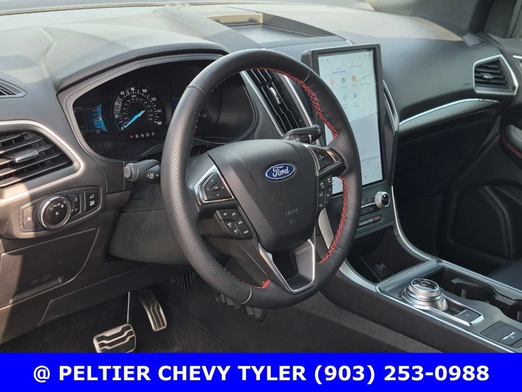 Used 2023  Ford SEL image 27