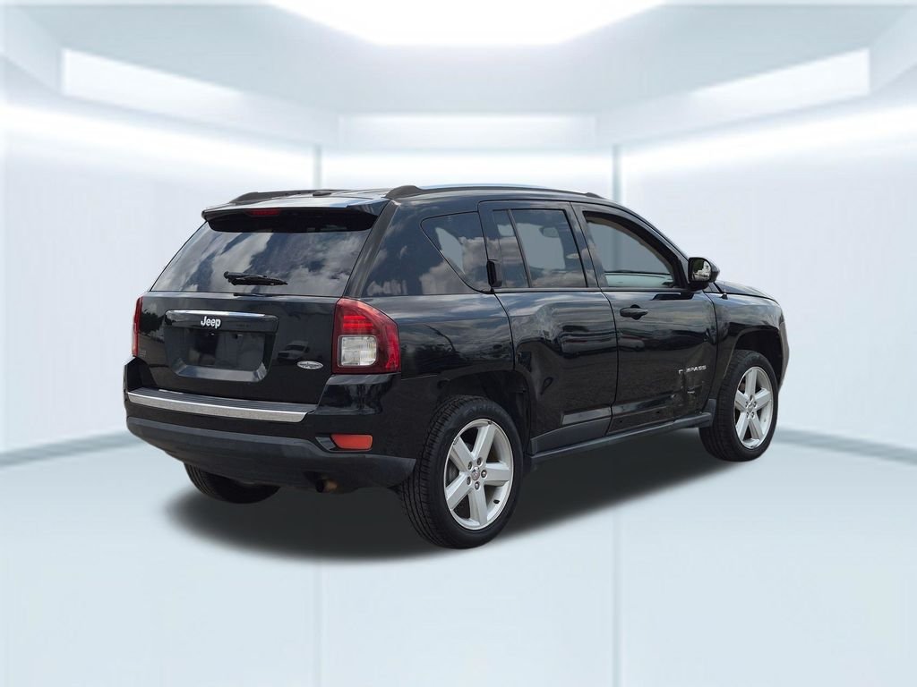 Used 2014 Black Clearcoat Jeep Latitude image 6