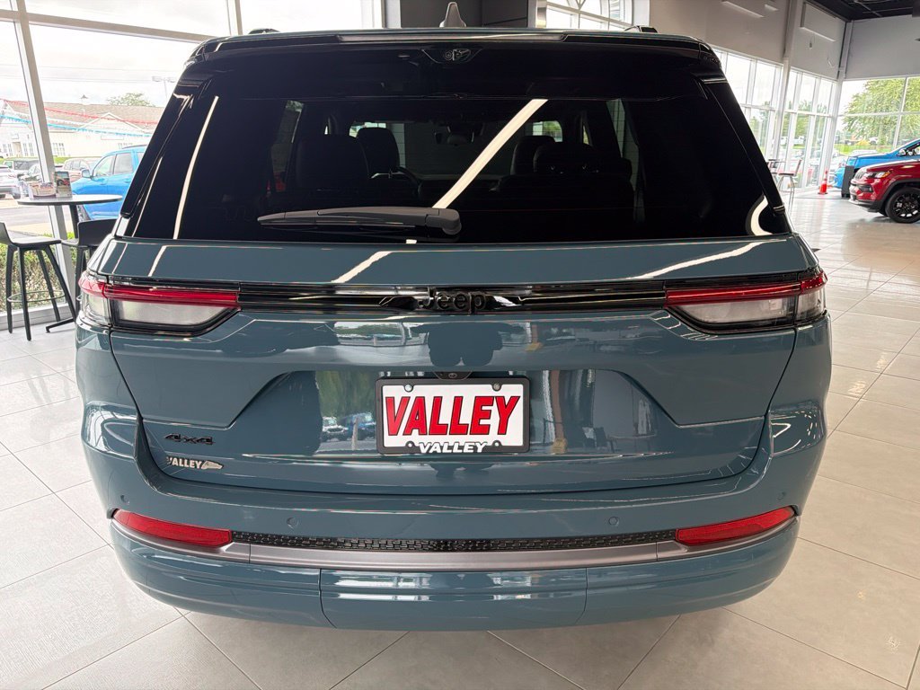 New 2026 Steel Blue Exterior Paint Jeep Limited Reserve image 5