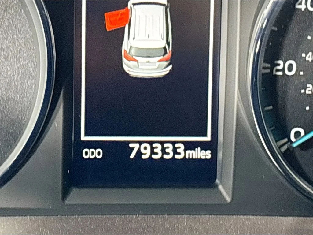 Used 2018 White Toyota LE image 14