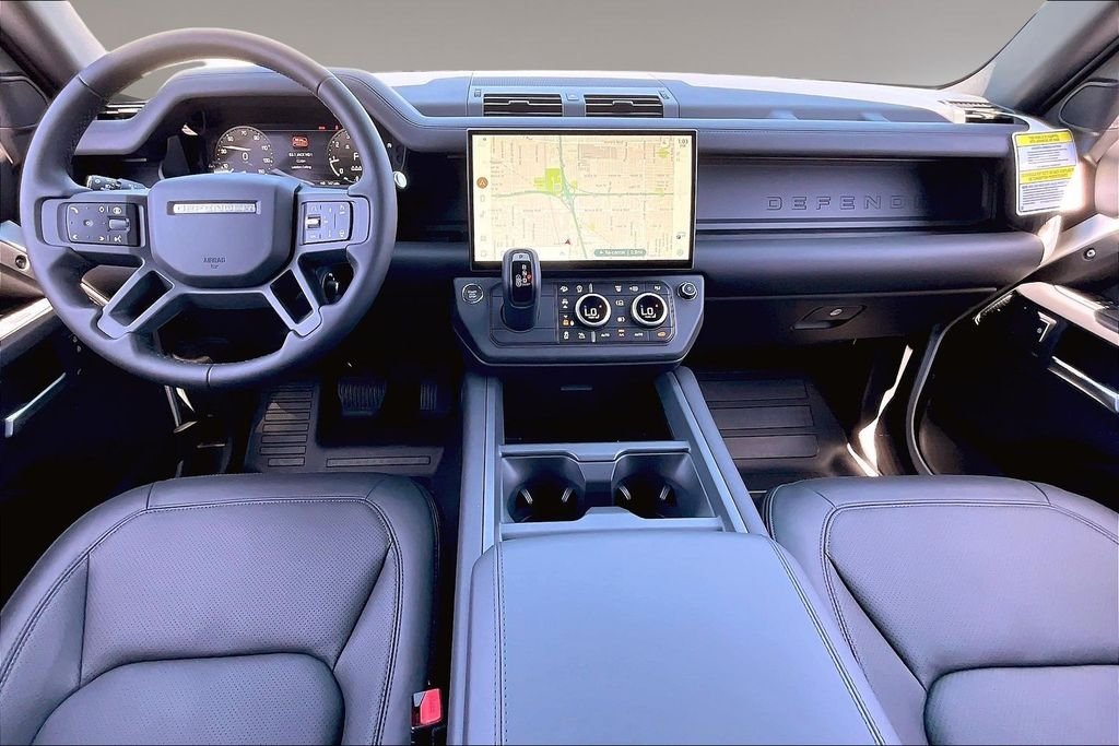 New 2026 FUJI WHITE Land Rover S image 5