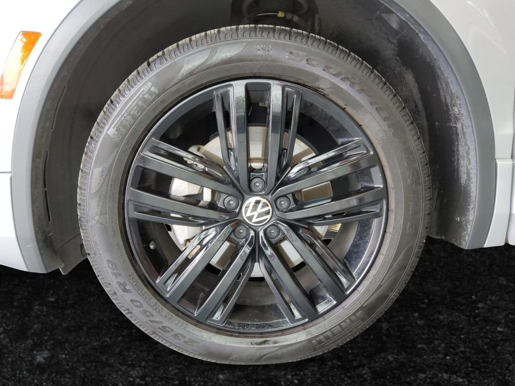 Used 2022  Volkswagen 2.0T SE R-Line Black image 27