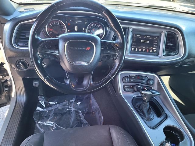 Used 2019 Gray Dodge SXT image 9