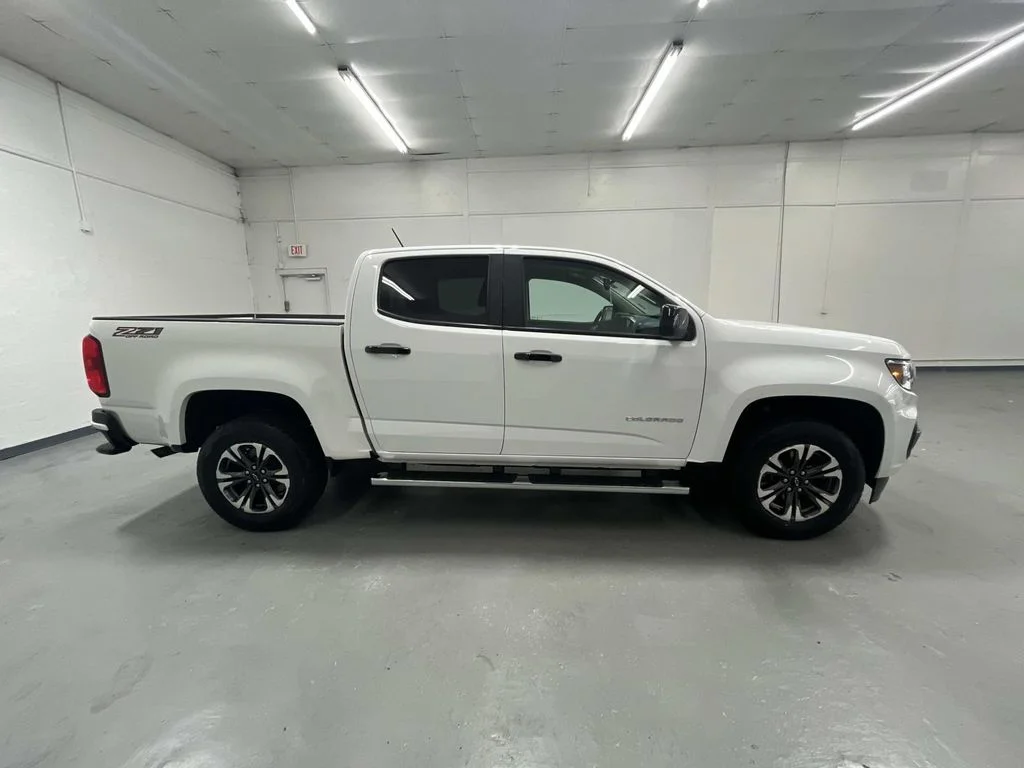 Used 2021 SUMMIT WHITE Chevrolet 4WD Z71 image 2