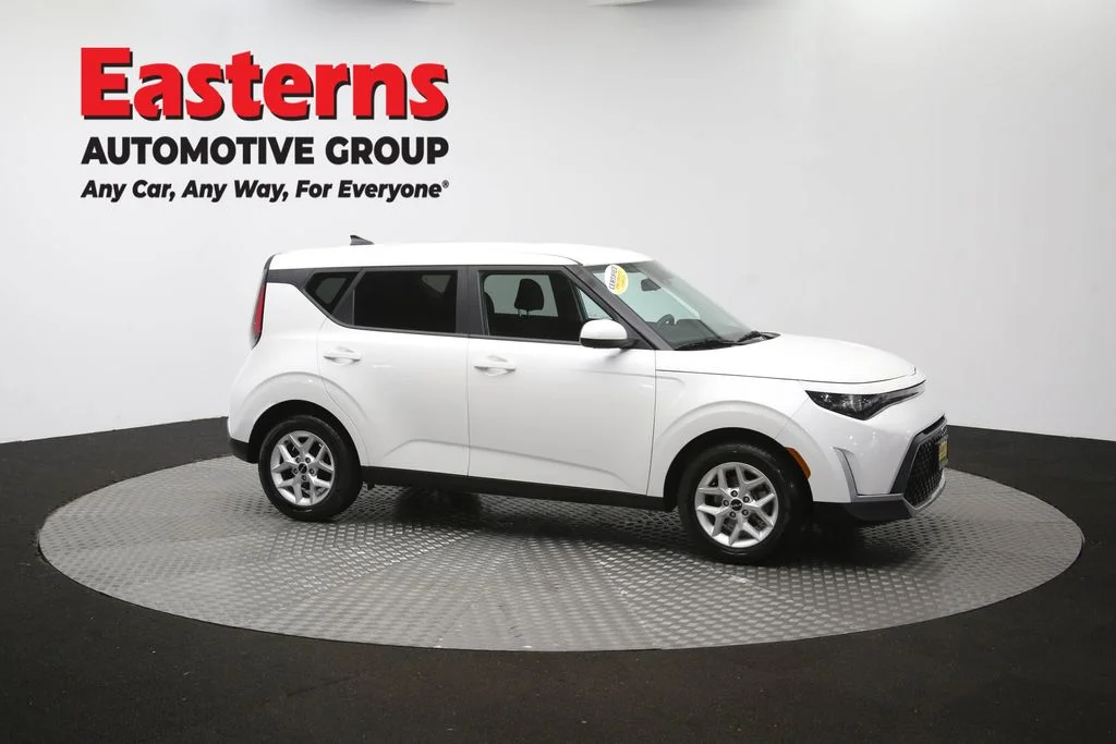 Used 2024 White Kia LX image 46