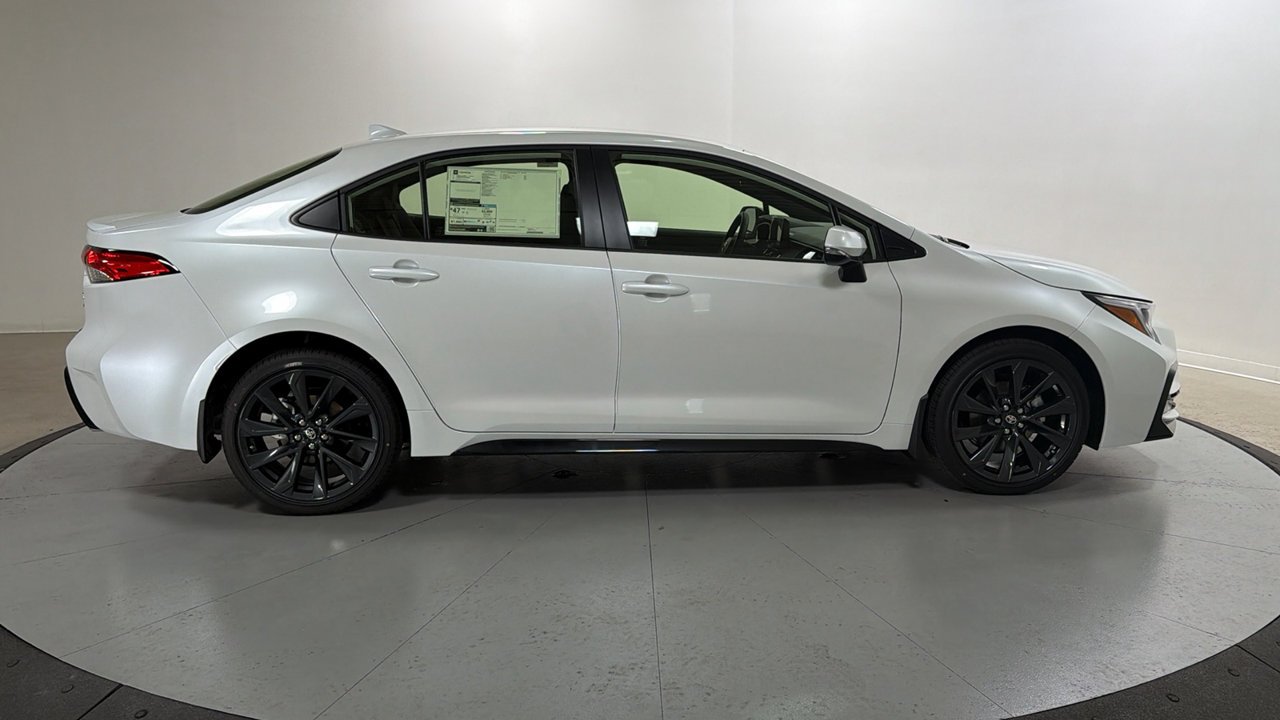 New 2027 Wind Chill Pearl <sup>1</sup> Toyota  SE image 6