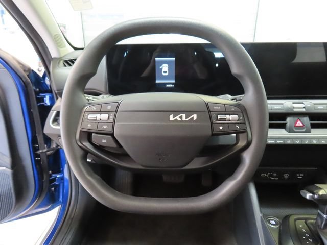 2025 Kia K4 LXS - Photo 8