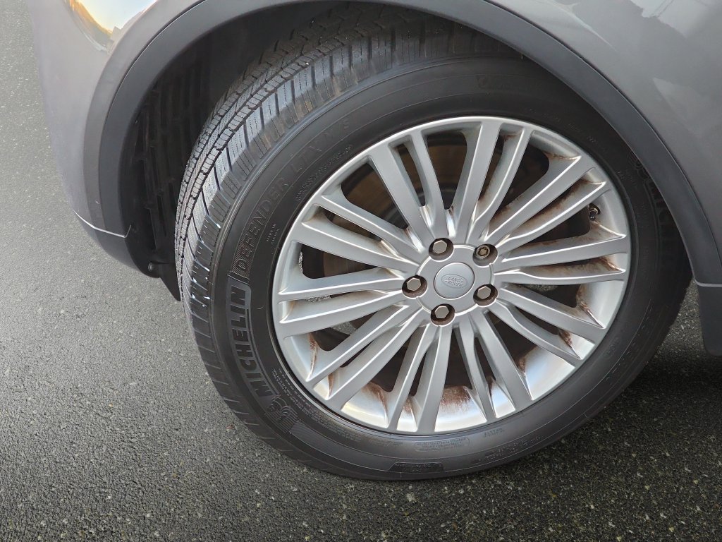 Used 2017 Gray Land Rover HSE image 36