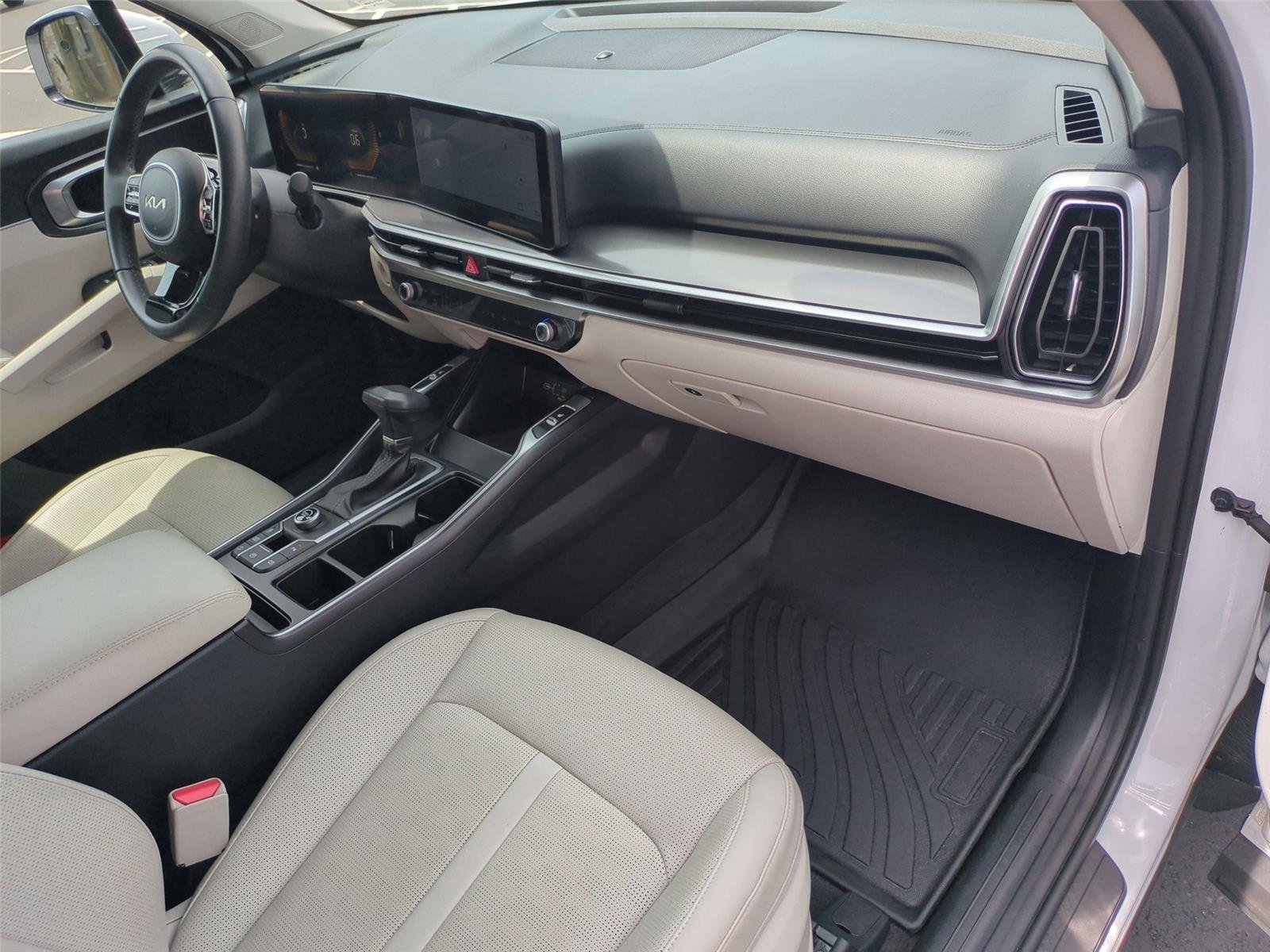 Used 2025 Glacial White Pearl Kia S image 51