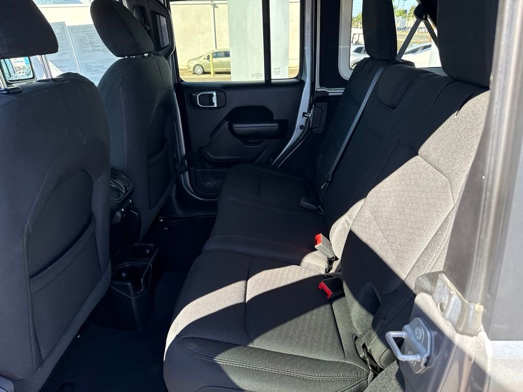 Used 2020 Billet Silver Metallic Jeep Unlimited Sport S image 10